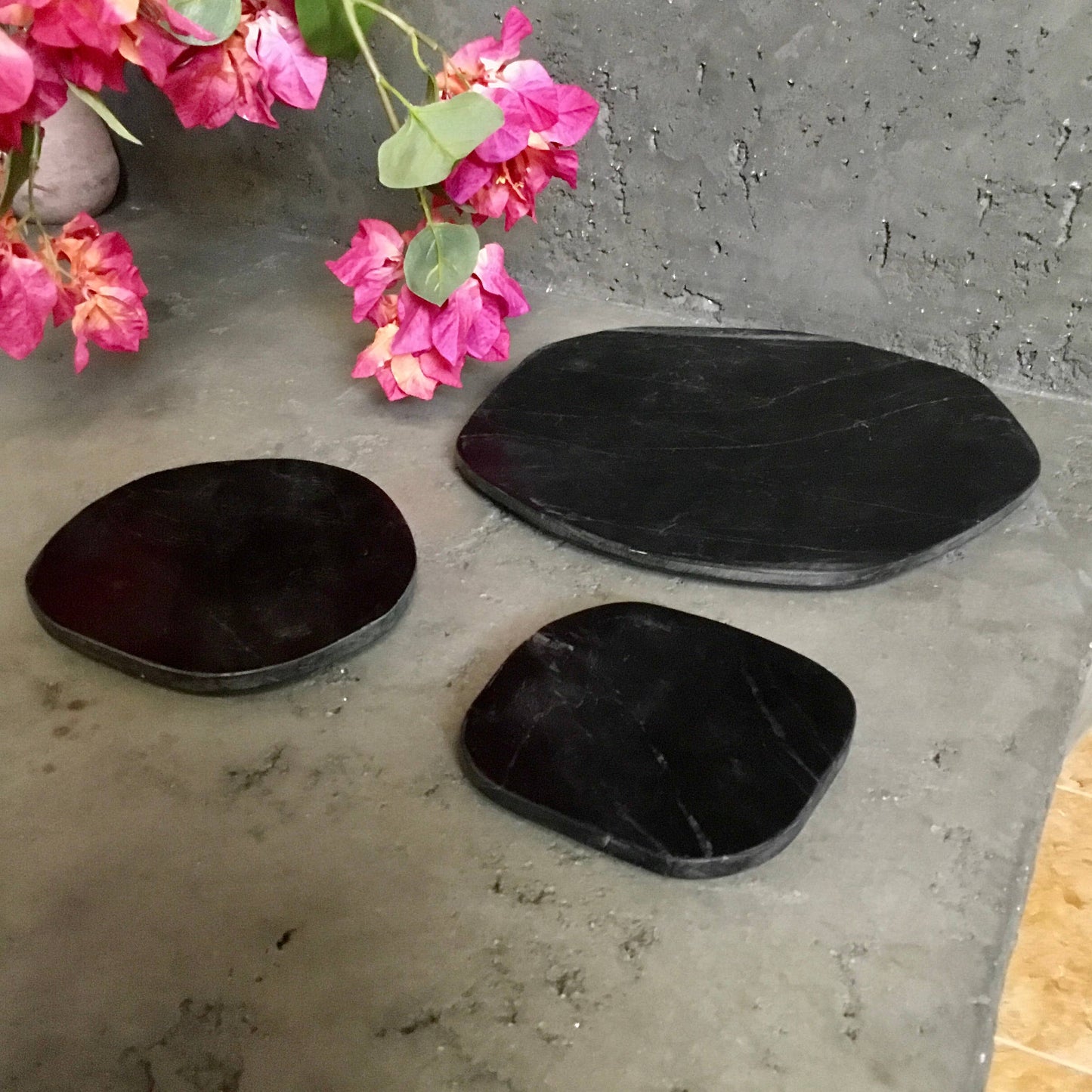 MED Black Marble Free From Plate