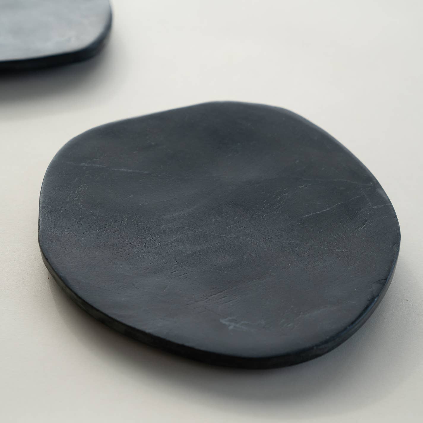 MED Black Marble Free From Plate