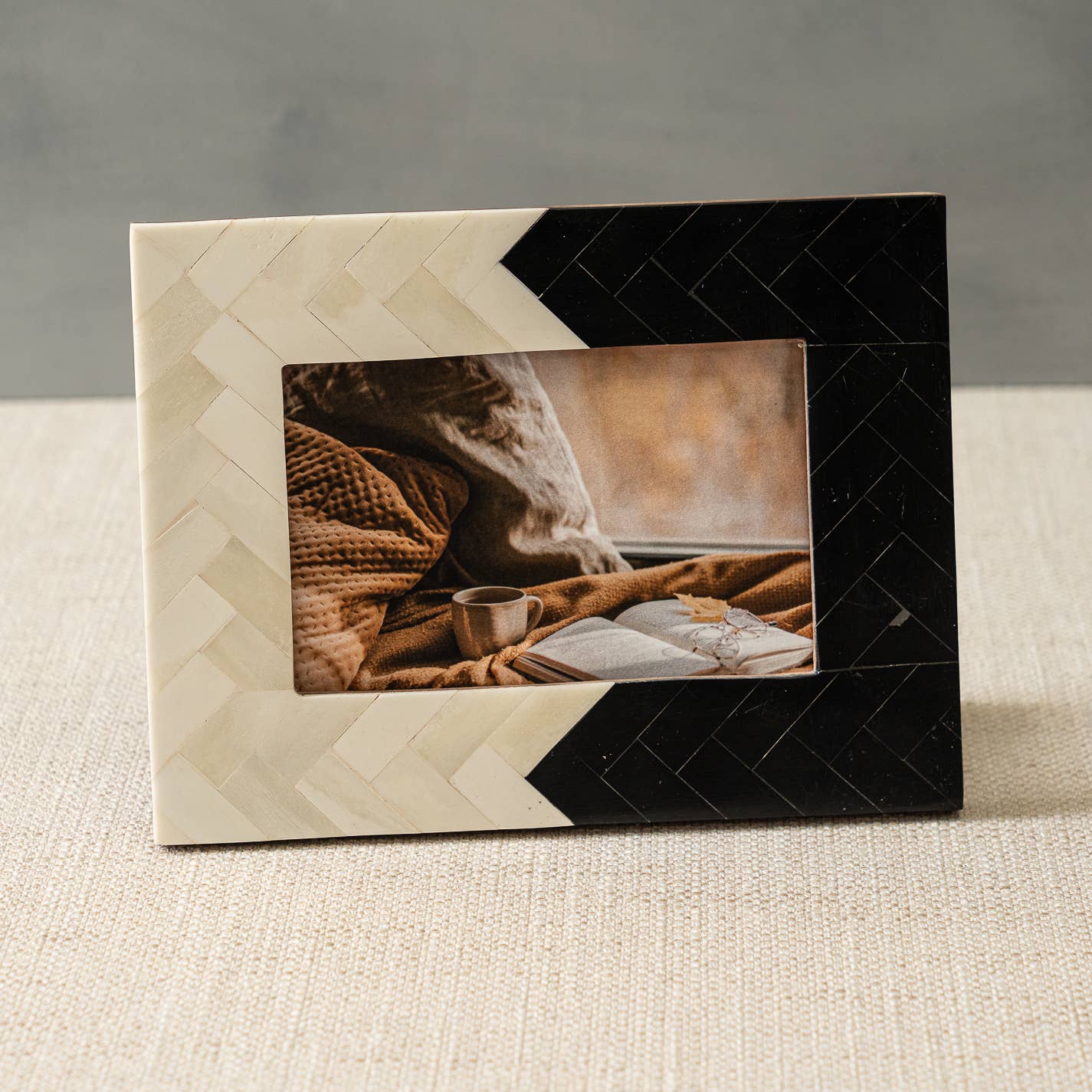 SM Ebony & Ivory Chevron Bone Photo Frame